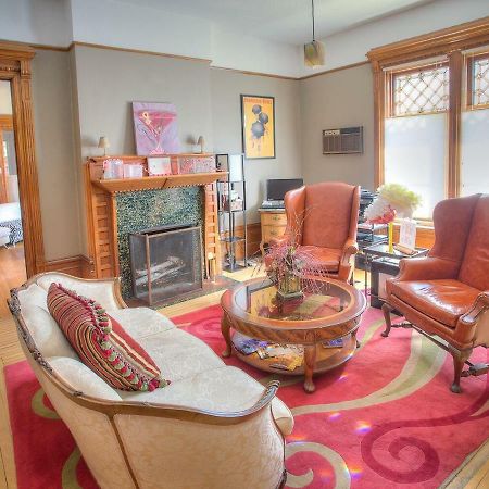 M&M Victorian Bed And Breakfast Marinette Extérieur photo